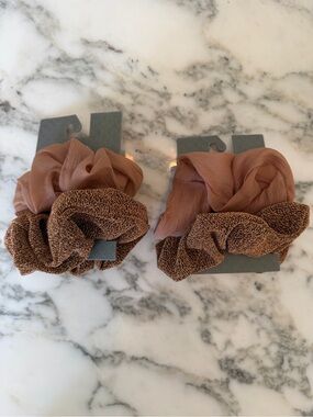 NWT Berry Set of 2 Oversized Scrunchies Brown & Metallic Bronze Hair Ties